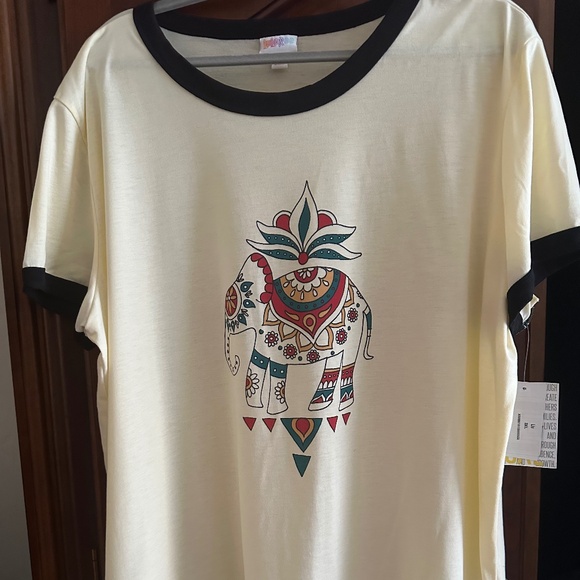 LuLaRoe Liv Short Sleeve Cream Boho Tribal T-Shirt Lucky Elephant 3X NWT - Picture 1 of 9
